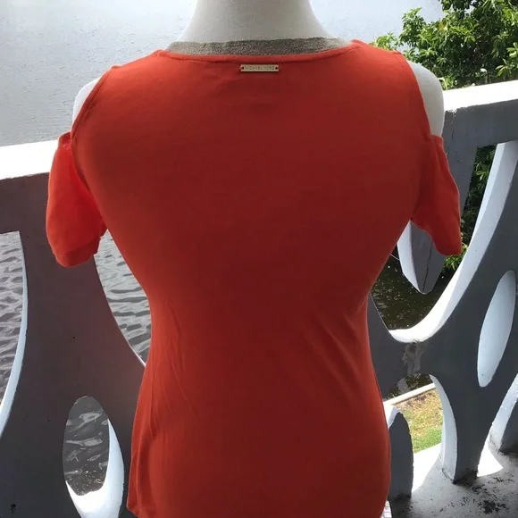 Michael Kors Cold Shoulder Short Sleeve Blouse Sunset Orange and Gold Collar - Picture 7 of 8
